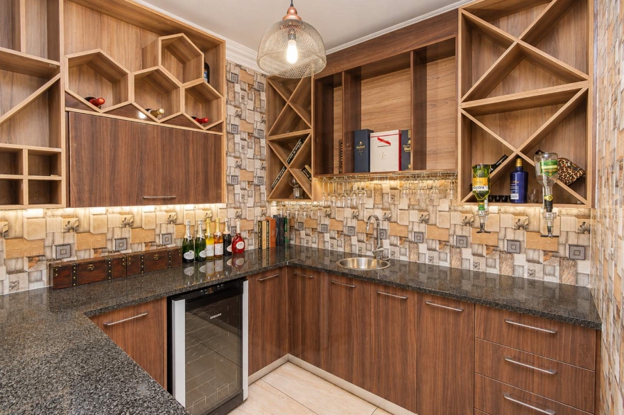 5 Bedroom Property for Sale in Xanadu Eco Park North West